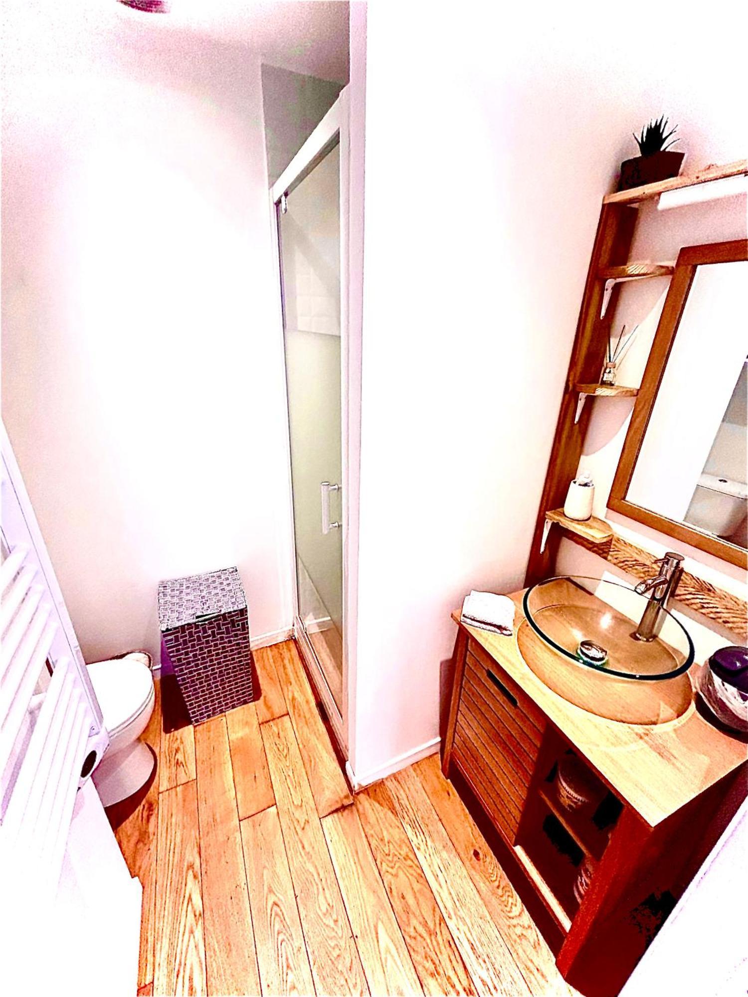 Le Patio Jacuzzi Centre Apartment