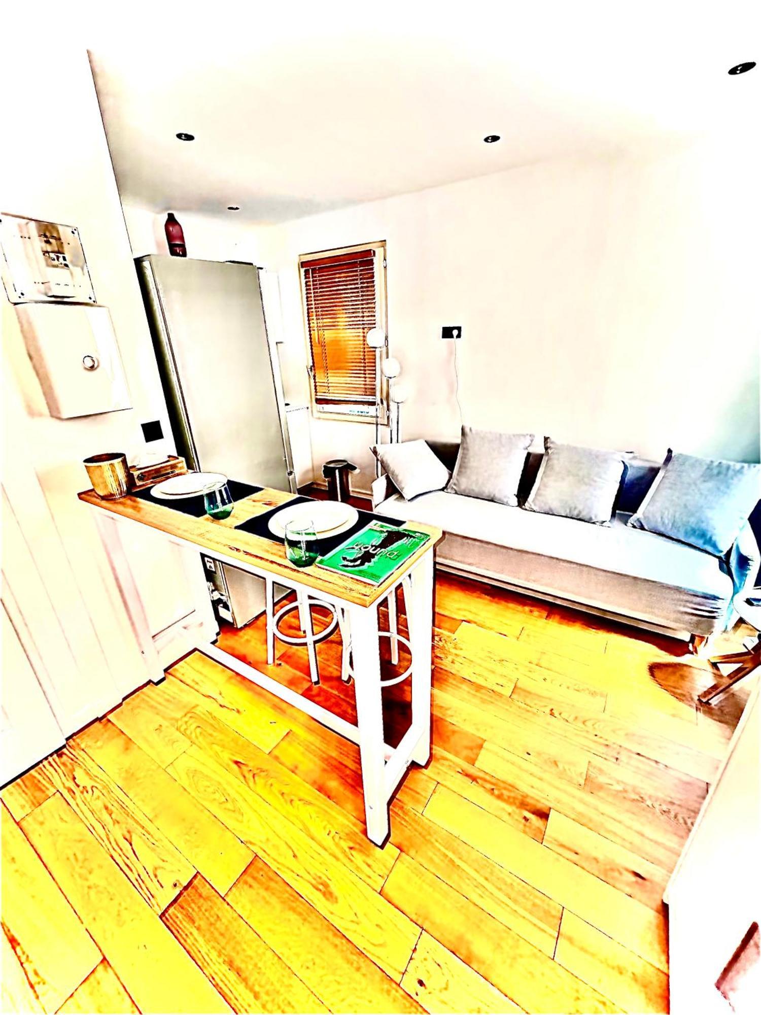 Le Patio Jacuzzi Centre Apartment